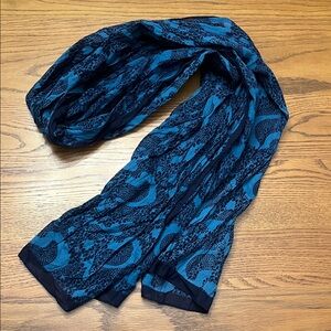 GAP Blue and Black Patterned Scarf